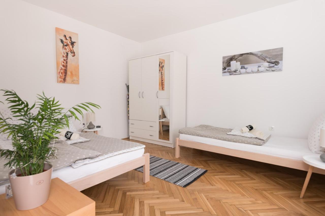 Nunanina Apartmani Pozega Esterno foto