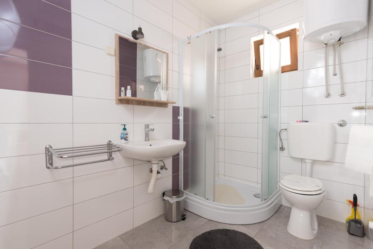 Nunanina Apartmani Pozega Esterno foto