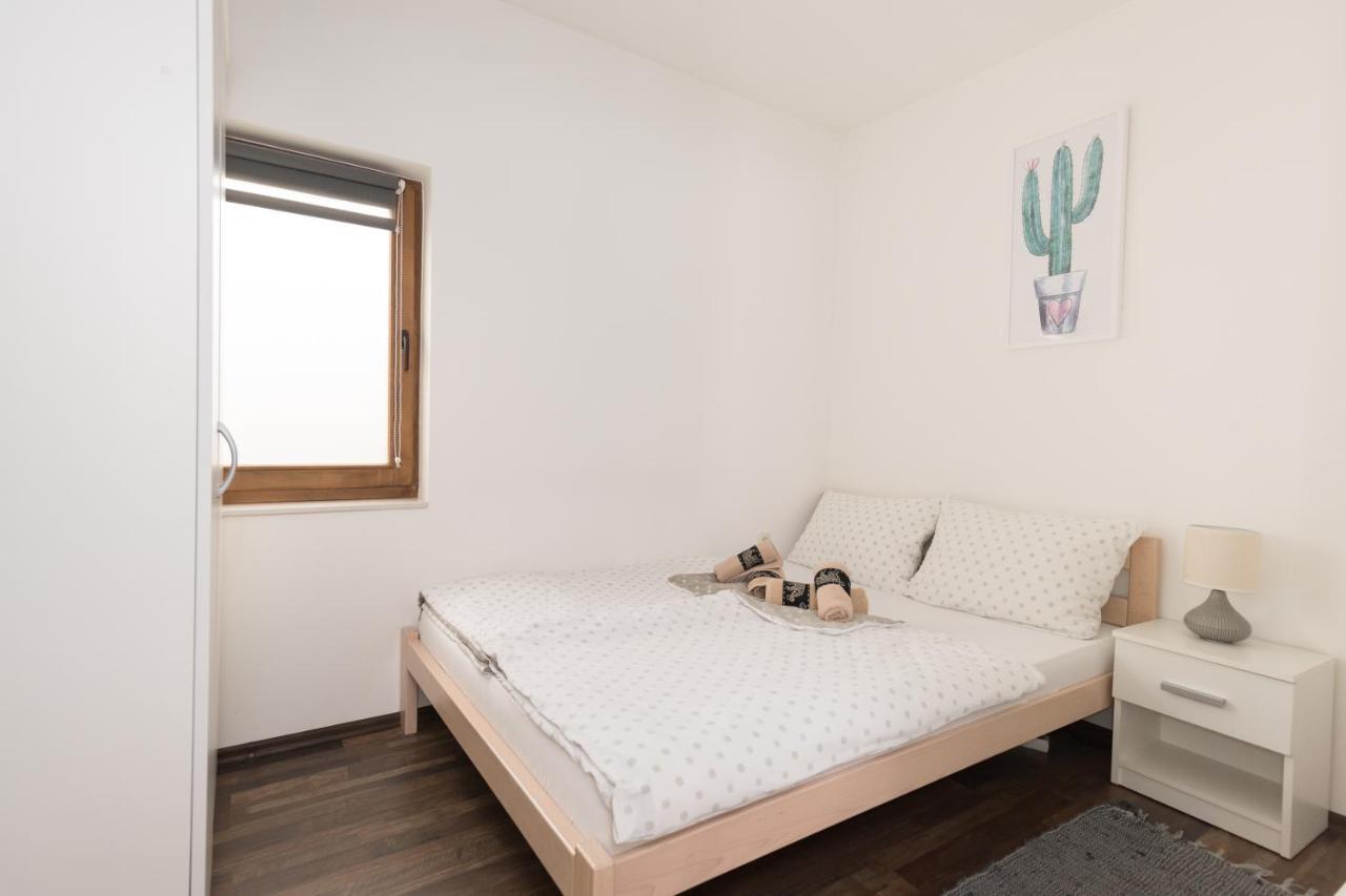 Nunanina Apartmani Pozega Esterno foto