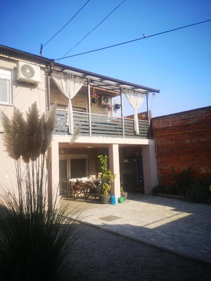 Nunanina Apartmani Pozega Esterno foto