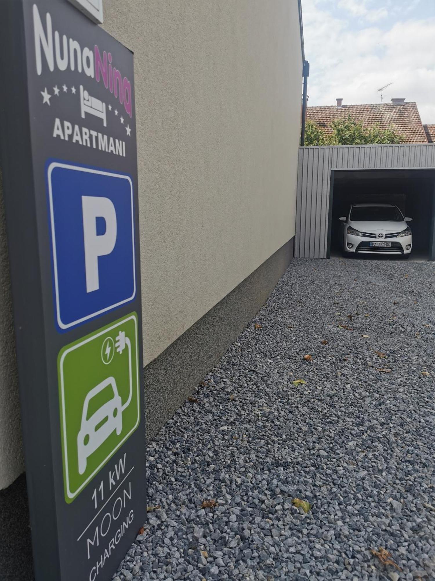 Nunanina Apartmani Pozega Esterno foto