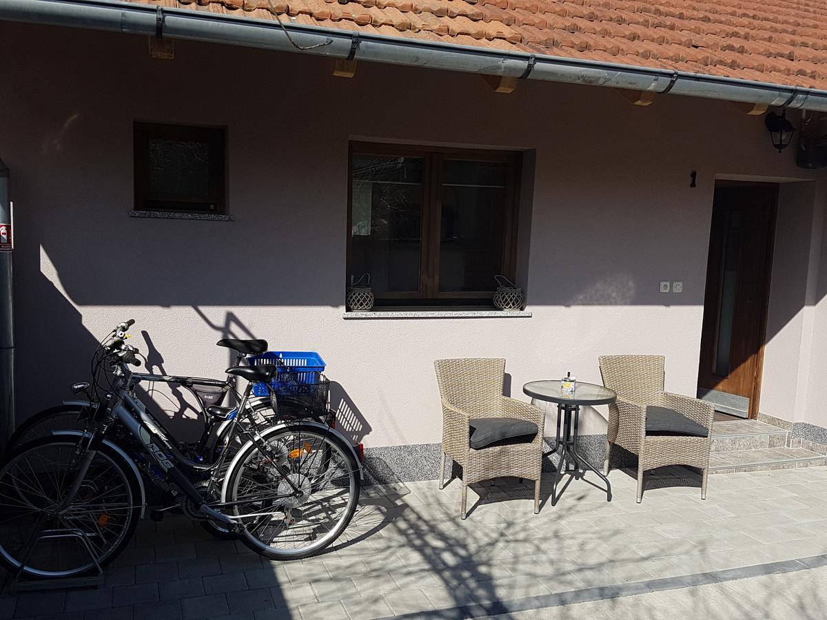 Nunanina Apartmani Pozega Esterno foto